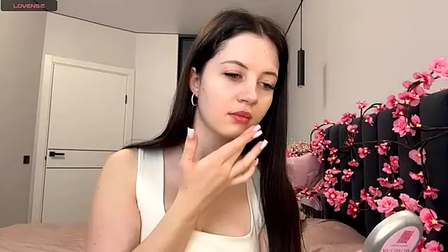 Rose Retslav online show from April 2026 07:11:01 AM