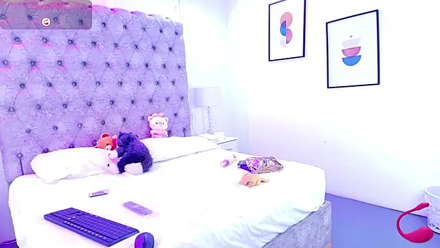Snapshot of Zoe_M00n chatting on May 2026 08:06:02 PM Zoe M00n online show from May 2026 08:06:02 PM