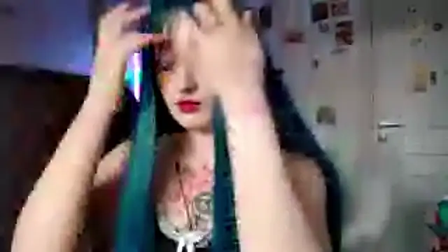 Snapshot of UniSunny chatting on April 2026 02:07:02 PM UniSunny online show from April 2026 02:07:02 PM