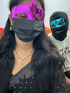 sweetylove01 online show from April 2026 05:25:01 PM