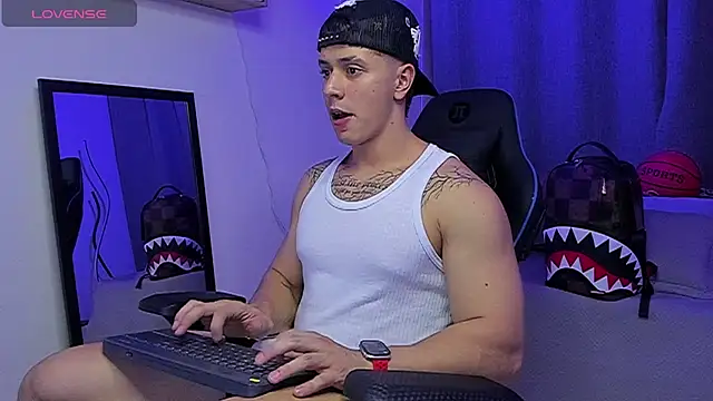 Snapshot of ASHTON_HILS chatting on July 2026 04:59:02 AM ASHTON HILS online show from July 2026 04:59:02 AM