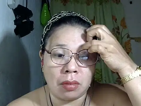 HottyCurlyPeanut online show from June 2026 01:15:01 PM