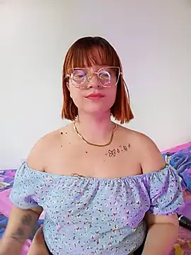 Snapshot of Curves_Nina chatting on July 2026 06:35:01 PM Curves Nina online show from July 2026 06:35:01 PM