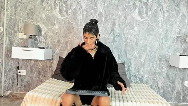 Sam Parrker online show from April 2026 01:25:02 PM