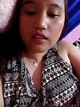 heyitsnana online show from April 2026 07:43:01 PM