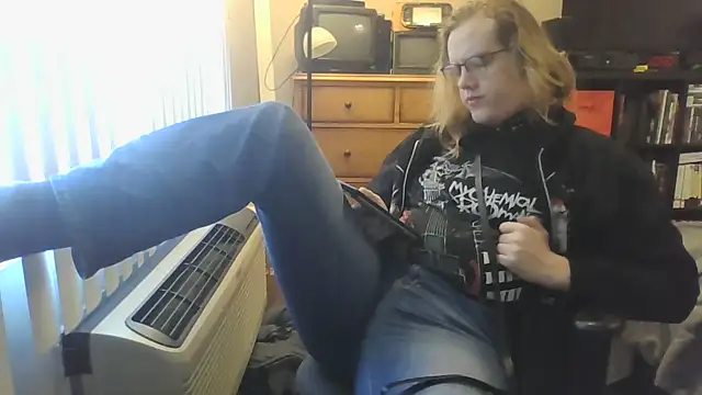 Snapshot of rebelseas chatting on April 2026 04:54:02 PM rebelseas online show from April 2026 04:54:02 PM