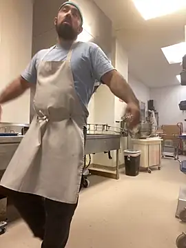 Snapshot of uceybaker chatting on April 2026 02:34:01 AM uceybaker online show from April 2026 02:34:01 AM