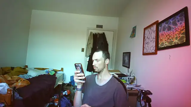 Snapshot of JohnnyMoves chatting on July 2026 05:08:01 PM JohnnyMoves online show from July 2026 05:08:01 PM