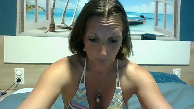 Petitevivi34 online show from April 2026 10:34:01 PM