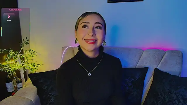 Cloe martinezz  online show from May 2026 07:25:01 AM