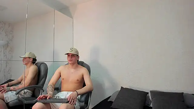 Liam Cyrus online show from April 2026 03:28:01 AM