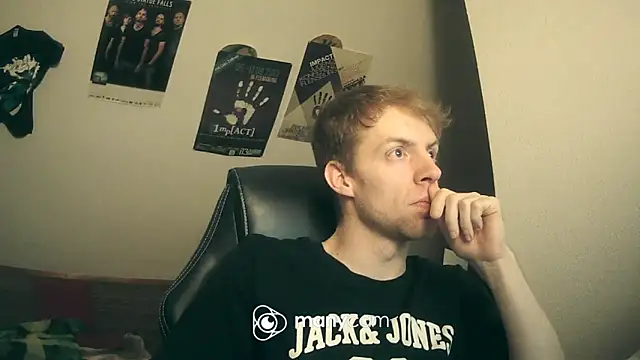 Snapshot of Milkyman7 chatting on February 2025 08:35:02 PM Milkyman7 online show from February 2025 08:35:02 PM