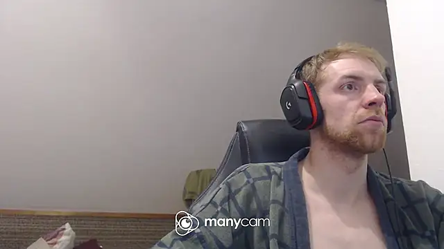 Snapshot of Milkyman7 chatting on November 2025 10:30:02 PM Milkyman7 online show from November 2025 10:30:02 PM