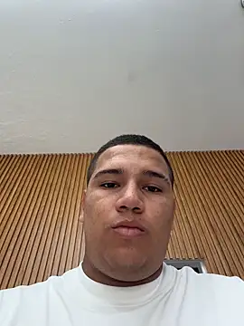 Snapshot of Patricio_02 chatting on May 2026 04:11:02 PM Patricio 02 online show from May 2026 04:11:02 PM