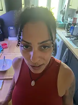 Snapshot of SweetPetiteNoir chatting on May 2026 05:10:02 PM SweetPetiteNoir online show from May 2026 05:10:02 PM