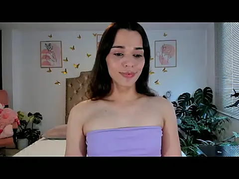 bella grego online show from April 2026 06:12:01 PM