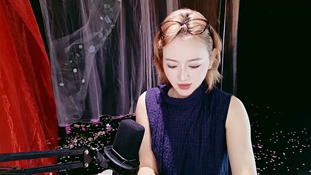 Unique Mia online show from May 2026 04:51:01 AM
