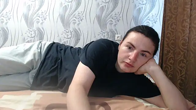 Snapshot of AlinaxJames chatting on June 2026 08:34:01 AM AlinaxJames online show from June 2026 08:34:01 AM