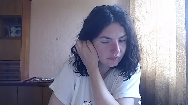 Snapshot of AlinaxJames chatting on July 2026 08:18:01 AM AlinaxJames online show from July 2026 08:18:01 AM