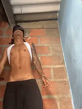 JuanLpLp online show from April 2026 03:04:02 PM