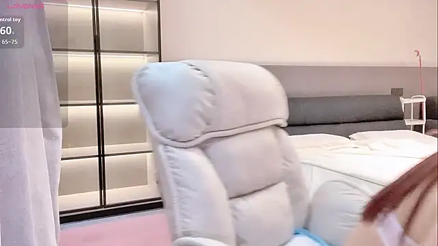 Snapshot of wenwen-mm chatting on July 2026 04:44:02 PM wenwen-mm online show from July 2026 04:44:02 PM