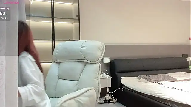 Snapshot of wenwen-mm chatting on July 2026 04:27:01 PM wenwen-mm online show from July 2026 04:27:01 PM