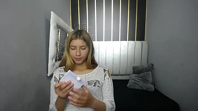 nancy blonde online show from May 2026 12:43:02 PM