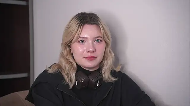 VennieLippe online show from April 2026 09:12:02 AM