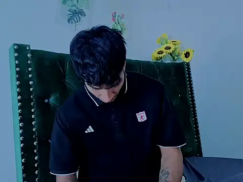 Zayn Moretti online show from June 2026 05:17:02 PM