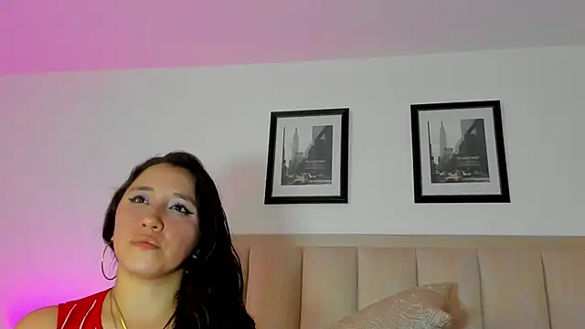 CatalinaSaanz online show from June 2026 07:01:02 PM
