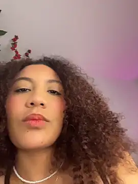 Daphnne Curly online show from May 2026 12:02:01 PM