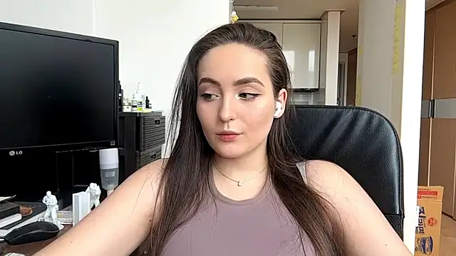Snapshot of Emilly_Cart chatting on May 2026 03:11:02 AM Emilly Cart online show from May 2026 03:11:02 AM