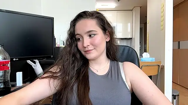 Snapshot of Emilly_Cart chatting on May 2026 03:35:02 AM Emilly Cart online show from May 2026 03:35:02 AM