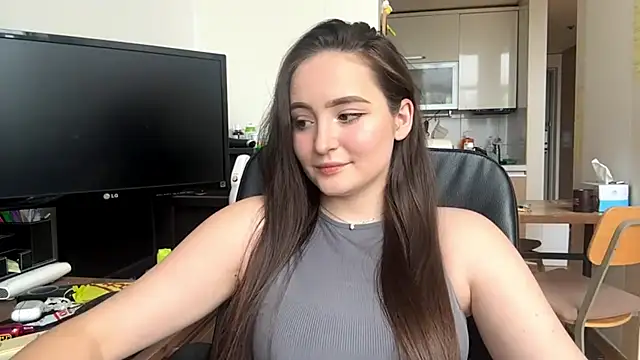 Snapshot of Emilly_Cart chatting on May 2026 03:24:02 AM Emilly Cart online show from May 2026 03:24:02 AM
