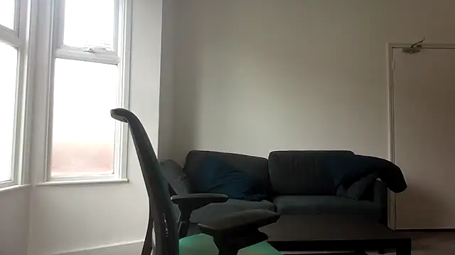 Snapshot of frenchbdmaninlondon chatting on May 2026 12:11:02 PM frenchbdmaninlondon online show from May 2026 12:11:02 PM