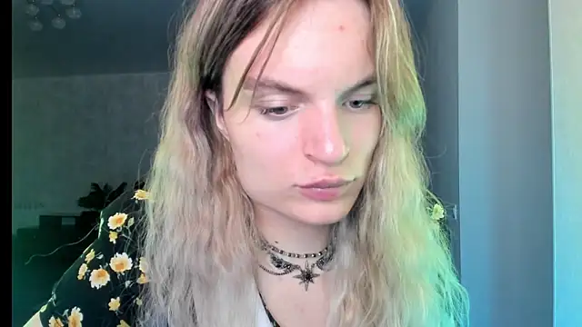 milliKira006 online show from May 2026 07:34:02 PM