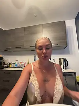 Karen Luxe online show from May 2026 11:46:02 PM