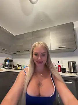 Karen Luxe online show from May 2026 03:25:01 AM