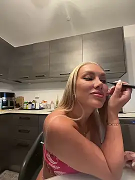 Karen Luxe online show from June 2026 01:41:02 AM