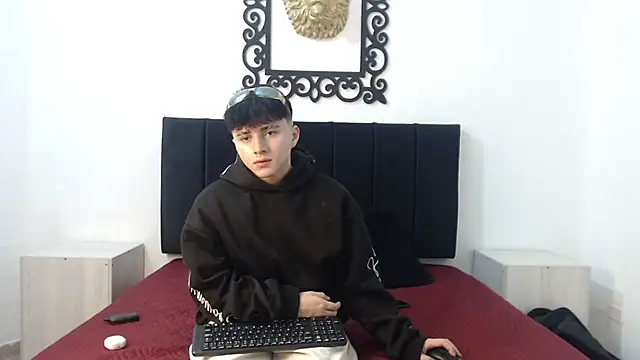 LunayDream online show from May 2026 11:27:02 AM