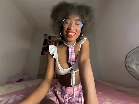 Snapshot of VenusNight_ chatting on July 2026 12:04:01 AM VenusNight online show from July 2026 12:04:01 AM