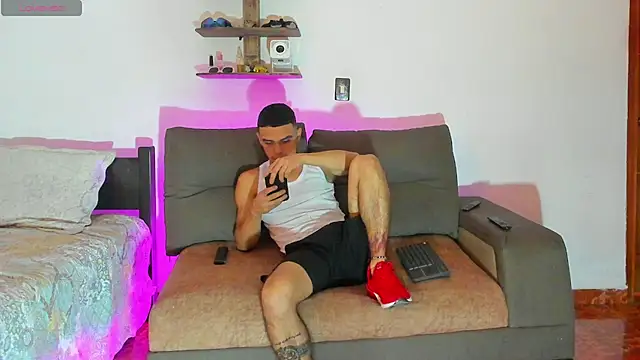 Teo Rave online show from May 2026 04:57:01 PM