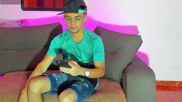 Teo Rave online show from June 2026 11:19:01 PM