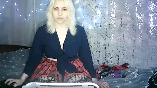 Miiro00 online show from May 2026 10:34:02 AM