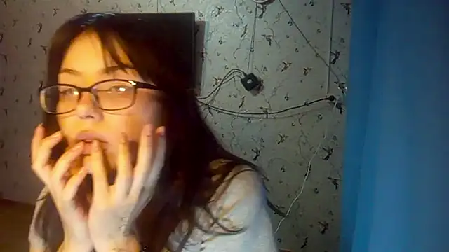 Snapshot of DelicaBrome chatting on May 2026 11:07:01 AM DelicaBrome online show from May 2026 11:07:01 AM
