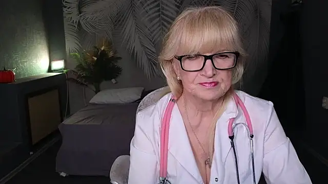 Snapshot of Dr_Mireille chatting on May 2026 07:25:01 AM Dr Mireille online show from May 2026 07:25:01 AM