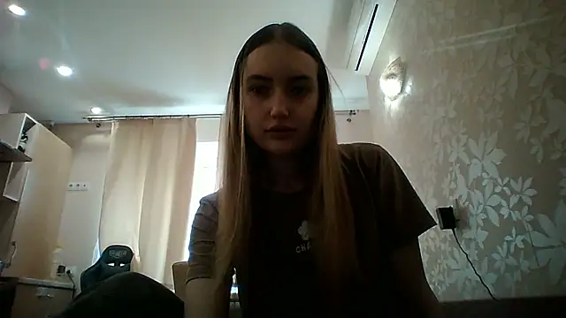 Snapshot of Lisanta chatting on April 2026 08:06:01 AM Lisanta online show from April 2026 08:06:01 AM