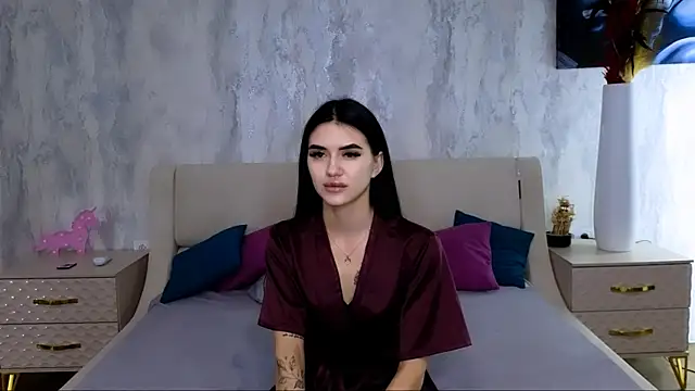 Holly Beck online show from April 2026 08:42:02 AM