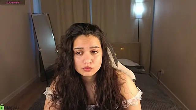 Vivien Ross online show from May 2026 12:50:01 AM