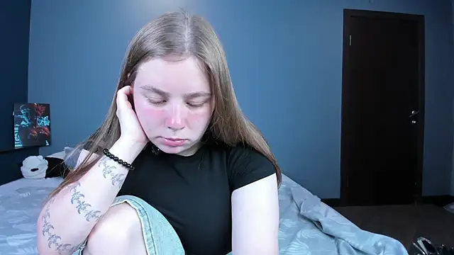 Boobsy girl online show from June 2026 12:31:02 PM